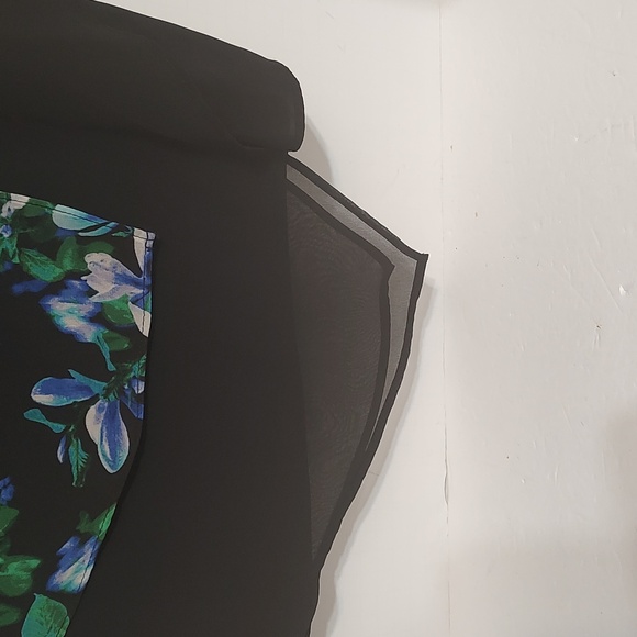 Calvin Klein Black Floral 3 Tiered Asymmetrical Flowy Tank Top sz Medium - Picture 8 of 8